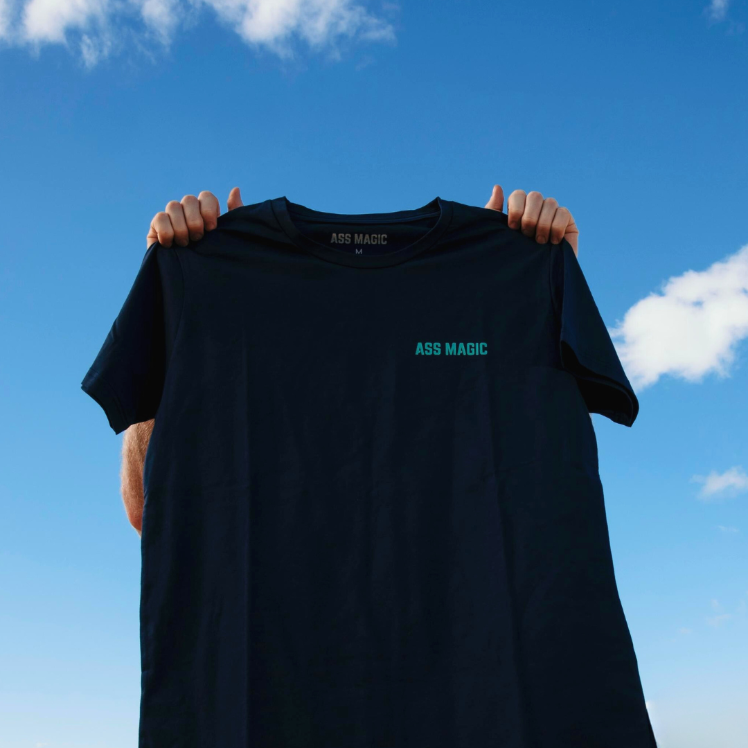 FAST OKES LOVE THEIR BUMS Tee - Navy